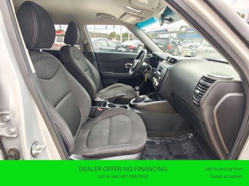 Used 2016 Kia Soul FWD image 16