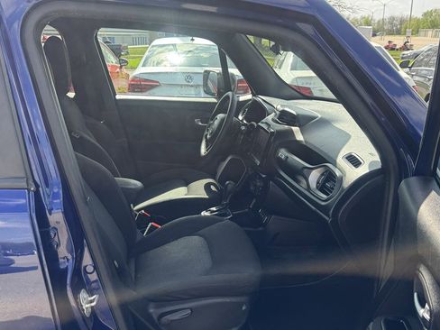 Used 2021 Jeep Renegade Latitude FWD image 27