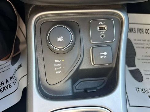 Used 2021 Jeep Compass Latitude AWD/4WD image 10