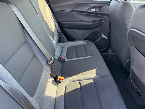 Certified 2025 Chevrolet TrailBlazer LS FWD image 9