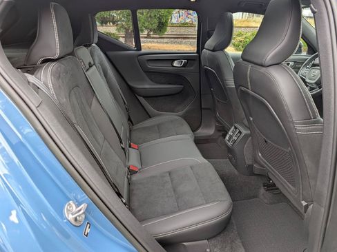 Used 2023 Volvo XC40 Recharge Ultimate w/ Protection Package Premier AWD/4WD image 16