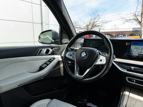 Used 2023 BMW X7 xDrive40i w/ Executive Package AWD/4WD image 12