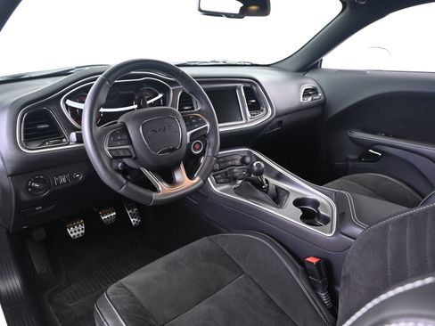 Used 2015 Dodge Challenger SRT Hellcat image 24