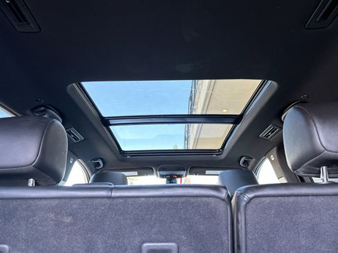 Used 2024 Cadillac XT6 Premium Luxury image 17