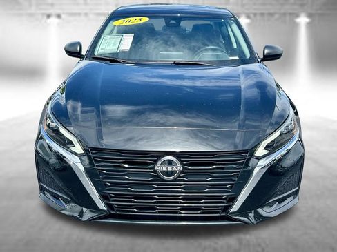Certified 2025 Nissan Altima 2.5 S FWD image 2