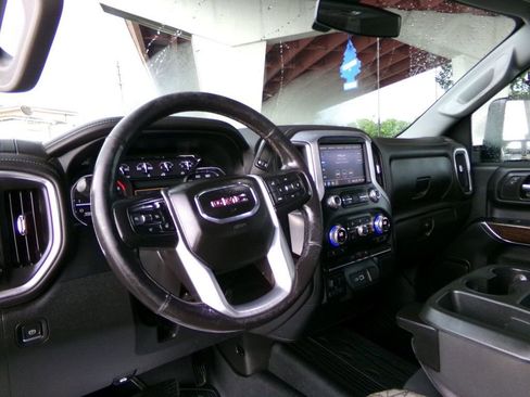 Used 2022 GMC Sierra 3500 SLE w/ SLE Convenience Package AWD/4WD image 10