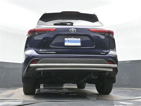 Used 2020 Toyota Highlander L image 51