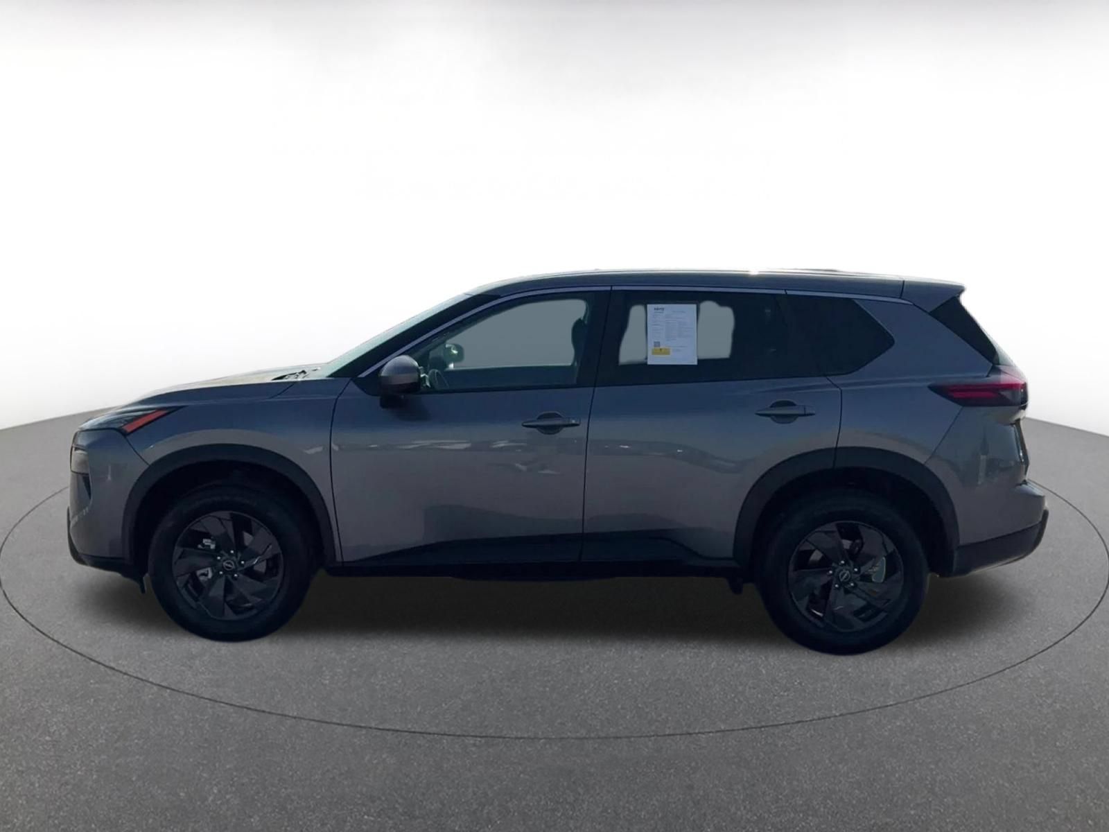 Used 2026 Nissan Rogue SV AWD/4WD image 8