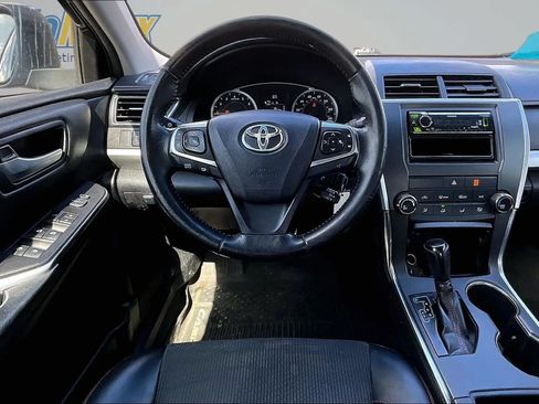 Used 2016 Toyota Camry SE FWD image 8