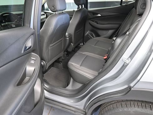 Used 2025 Buick Encore GX Preferred AWD/4WD image 17