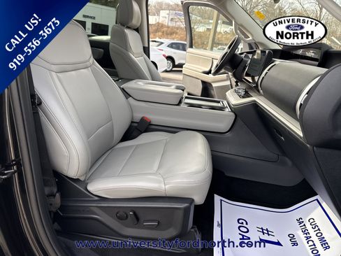 Used 2025 Ford Expedition Active image 39