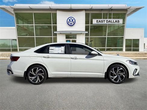 New 2026 Volkswagen Jetta SEL image 3