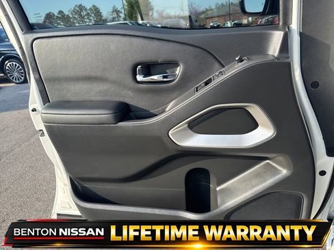 Used 2024 Nissan Frontier SV w/ SV Convenience Package AWD/4WD image 12