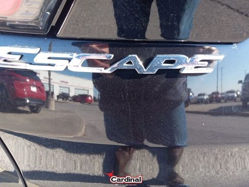 Used 2019 Ford Escape Titanium image 7