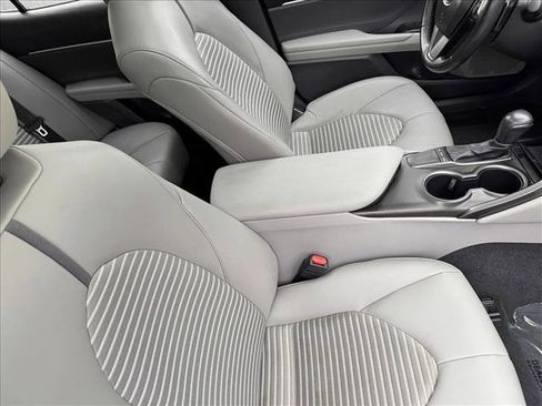 Used 2024 Toyota Camry SE image 21