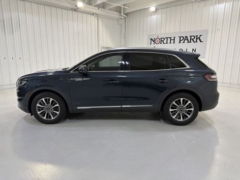 Used 2023 Lincoln Nautilus FWD w/ Premium Package image 2