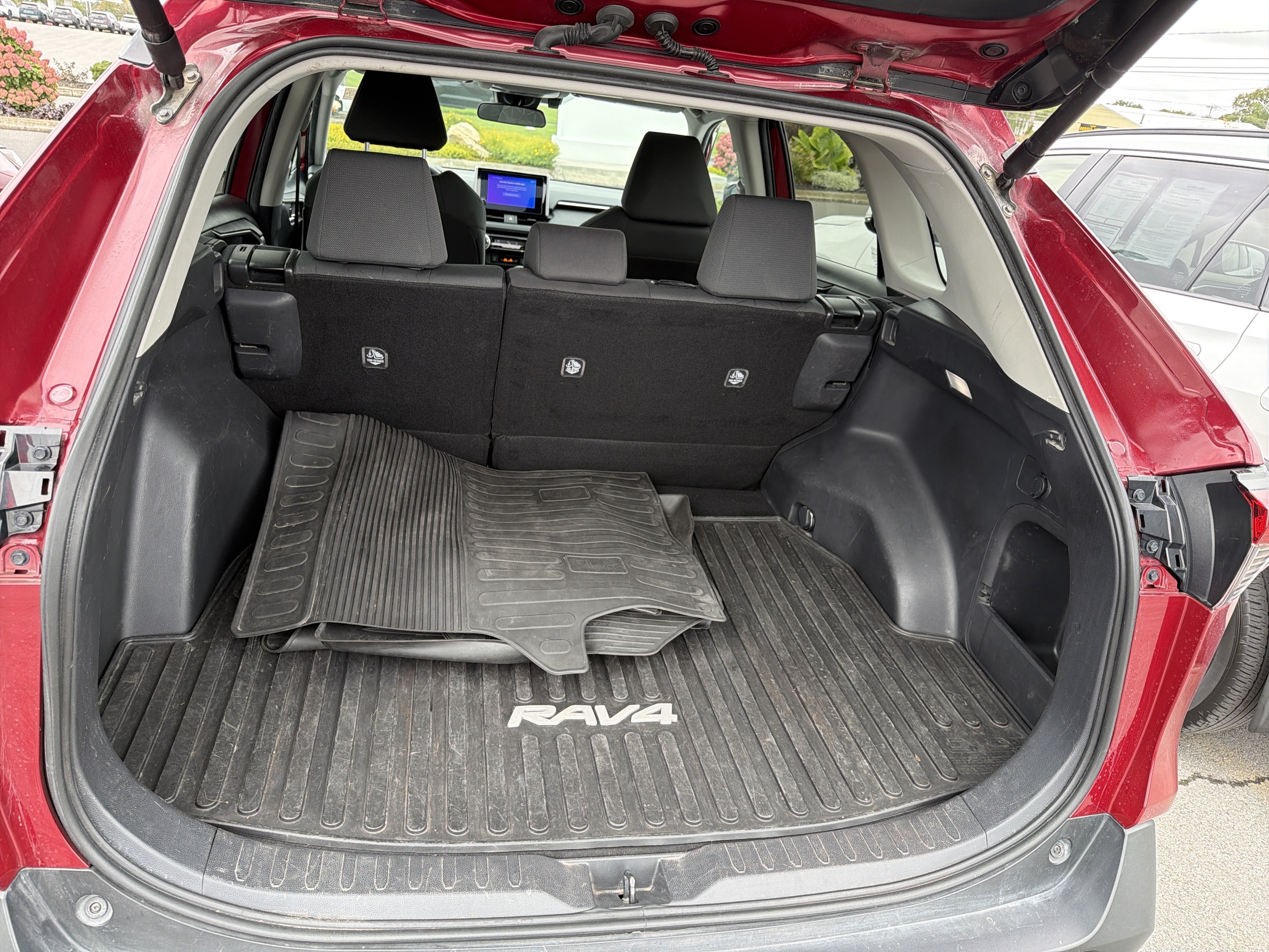 Used 2024 Toyota RAV4 XLE w/ Convenience Package AWD/4WD image 24