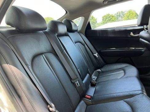 Used 2020 Kia Optima SE FWD image 19