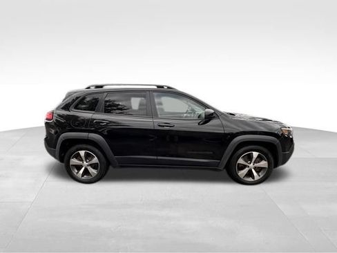 Used 2020 Jeep Cherokee Latitude w/ Quick Order Package 26F North AWD/4WD image 9