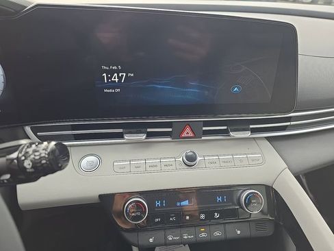 New 2026 Hyundai Elantra Limited FWD image 28
