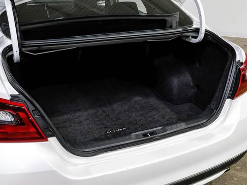 Used 2017 Nissan Altima 2.5 SR w/ Midnight Edition Package image 44