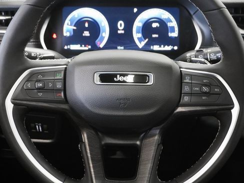 New 2025 Jeep Grand Cherokee L Limited image 25