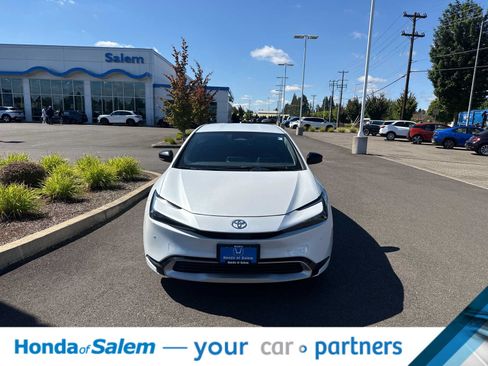 Used 2024 Toyota Prius Prime FWD image 6