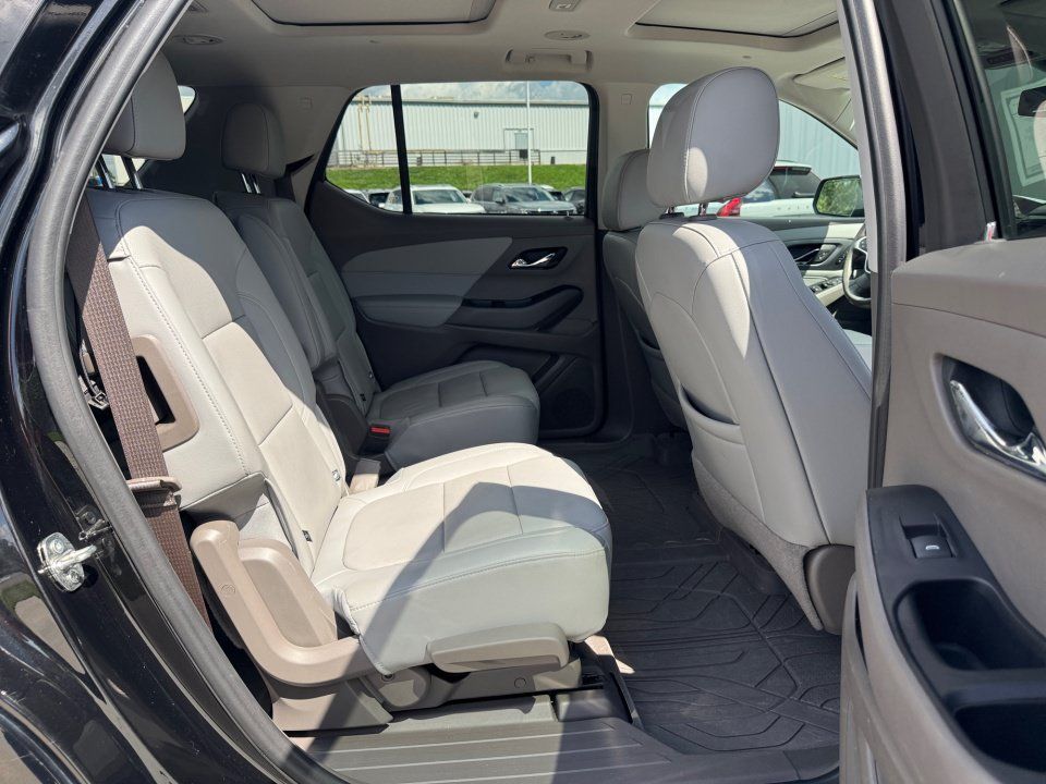 Used 2021 Chevrolet Traverse Premier AWD/4WD image 33