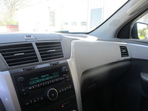 Used 2009 Chevrolet Traverse LS AWD/4WD image 38