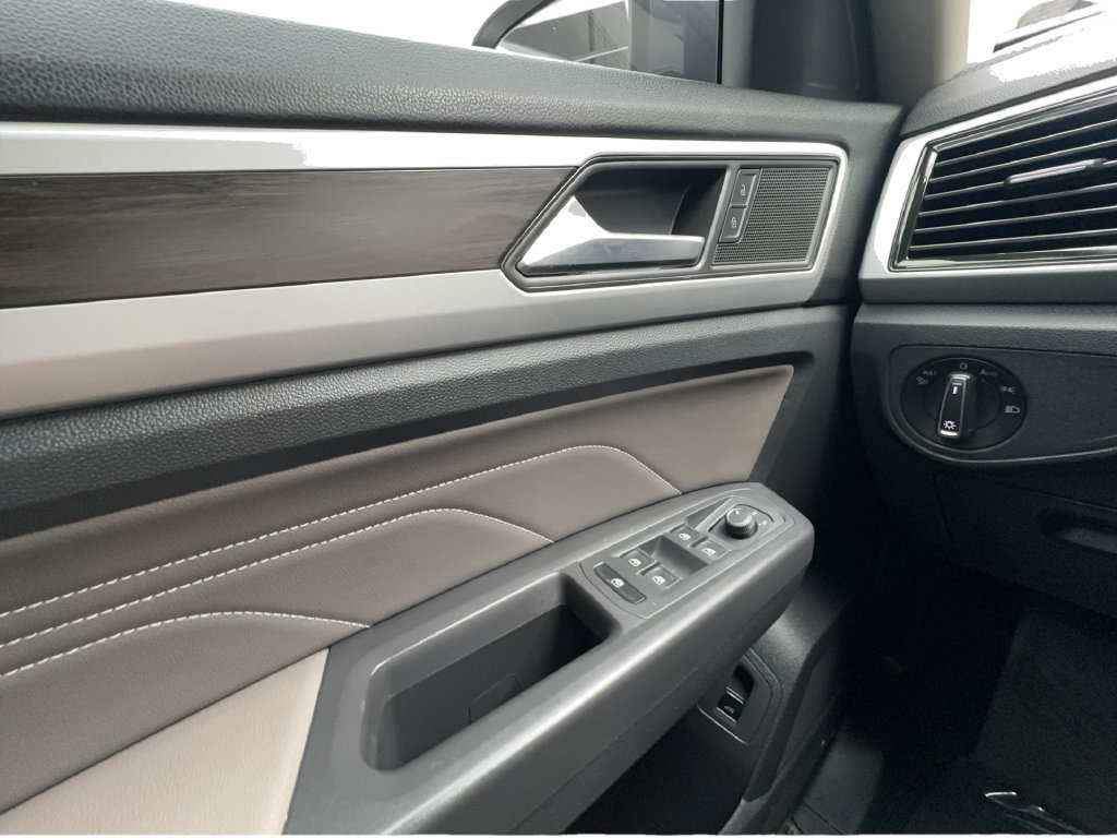 Used 2023 Volkswagen Atlas SE w/ Panoramic Sunroof Package FWD image 52