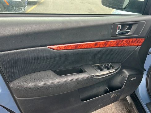 Used 2010 Subaru Outback 2.5i Limited image 36