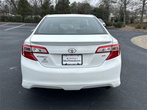 Used 2014 Toyota Camry L image 5