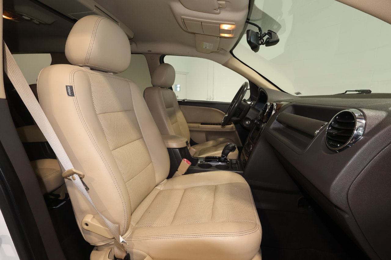 Used 2008 Ford Taurus X Limited FWD image 19