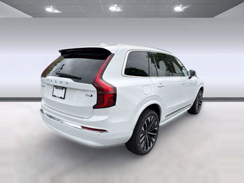 New 2026 Volvo XC90 B6 Plus w/ Protection Package Premier image 9