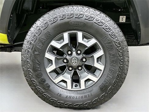Used 2023 Toyota Tacoma TRD Off-Road image 28