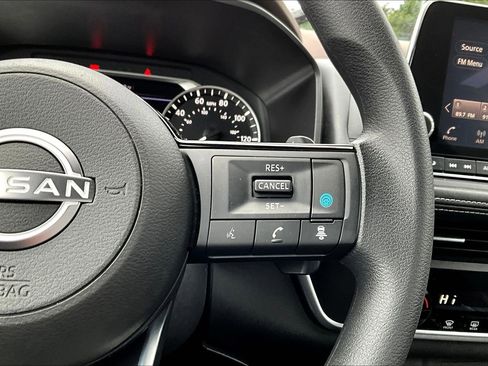 Used 2023 Nissan Rogue SV AWD/4WD image 12