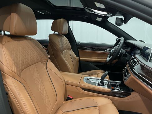 Certified 2022 BMW 750i xDrive w/ Executive Package image 15