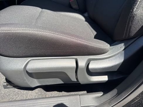Used 2023 Nissan Rogue S AWD/4WD image 19