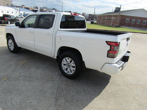 Used 2022 Nissan Frontier SV w/ Technology Package image 5