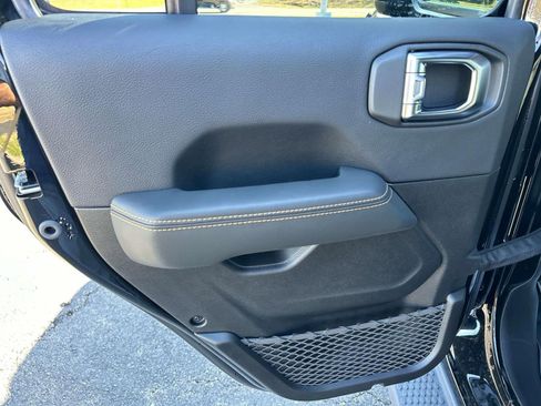 New 2025 Jeep Wrangler Unlimited Sahara w/ Safety Group AWD/4WD image 19