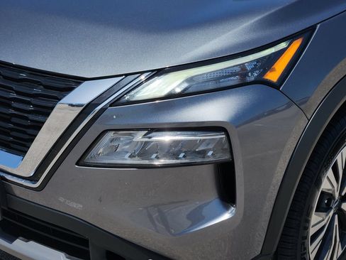 Used 2023 Nissan Rogue SV FWD image 5