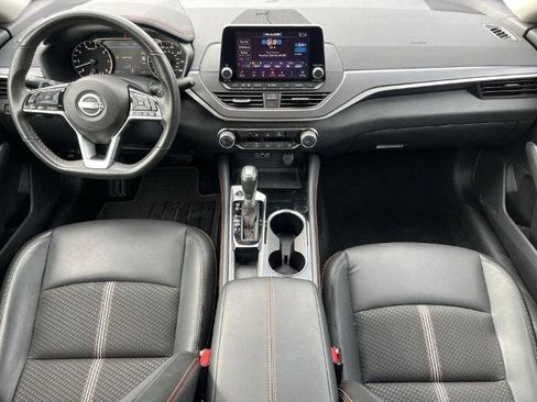 Certified 2025 Nissan Altima 2.5 SR FWD image 2