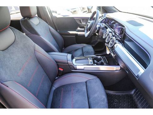 Used 2024 Mercedes-Benz EQB 300 4MATIC image 15