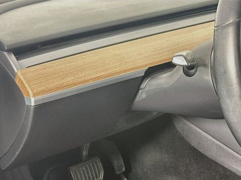 Used 2018 Tesla Model 3 Long Range RWD image 17