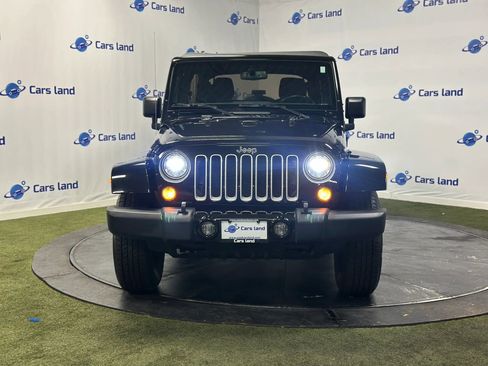 Used 2017 Jeep Wrangler Unlimited Sahara w/ Connectivity Group AWD/4WD image 7