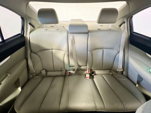 Used 2010 Subaru Legacy 2.5i Premium image 32