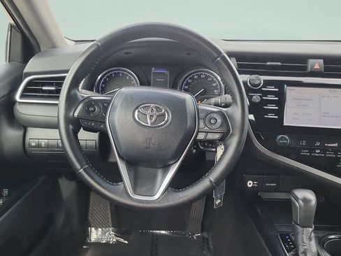 Certified 2018 Toyota Camry SE FWD image 11