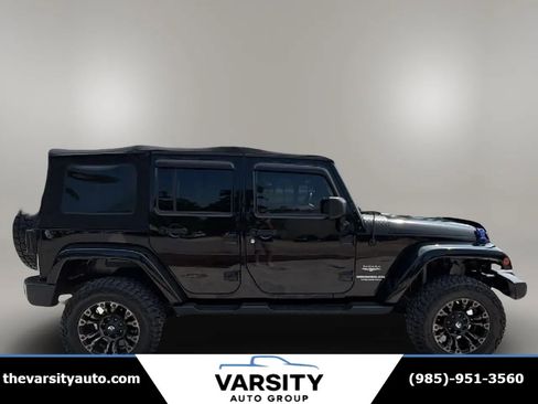 Used 2013 Jeep Wrangler Unlimited Sahara w/ Connectivity Group AWD/4WD image 6