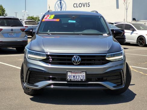 Used 2023 Volkswagen Tiguan SE R-Line FWD image 3