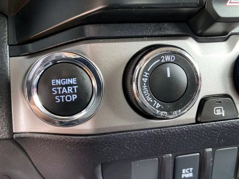 Used 2023 Toyota Tacoma SR5 AWD/4WD image 15